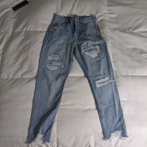 Women's American Eagle Mom Jean size 0
